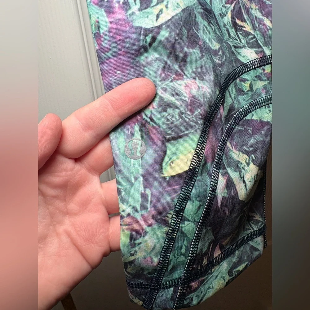 Lululemon Inspire‎ Crop Leggings II *All Full-On Luxtreme in Iridescent Multi